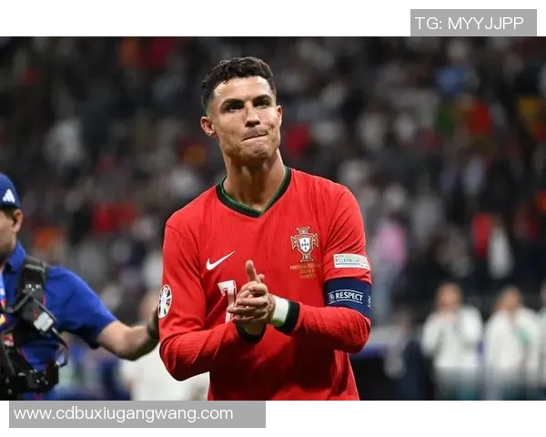 黑胖子足球球星的崛起与挑战：从被质疑到成为世界级传奇